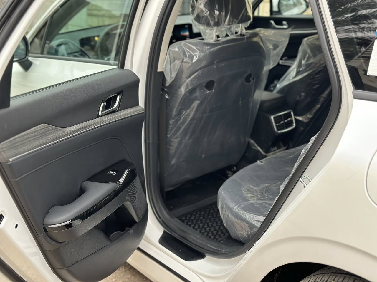 السلام عليكم
كيا K5 هايبرد خليجي موديل 2025فول 1/1 ضمان شركة اكدال ماشيه 5 الاف 

كشنات جلد كشنين كهرباء . بونراما . الجنطه الخلفيه كهرباء كامره كشن مومري خزن زينون كامره شاشه والخ من مواصفات 

السعر 22500 دولار 225 ورقه 

بغداد السيديه 

***********
