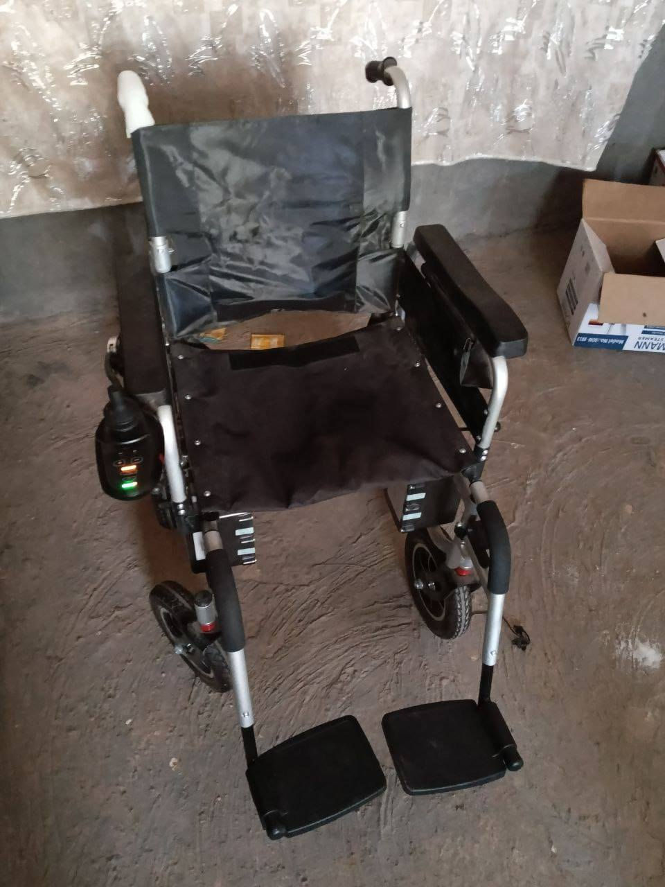 سلام عليكم عربانه جديده صارله ٥ من اشتريته سعر ٩٠٠ او بيه مجال شراي مكاني الديوانيه قضاء السنيه ***********
