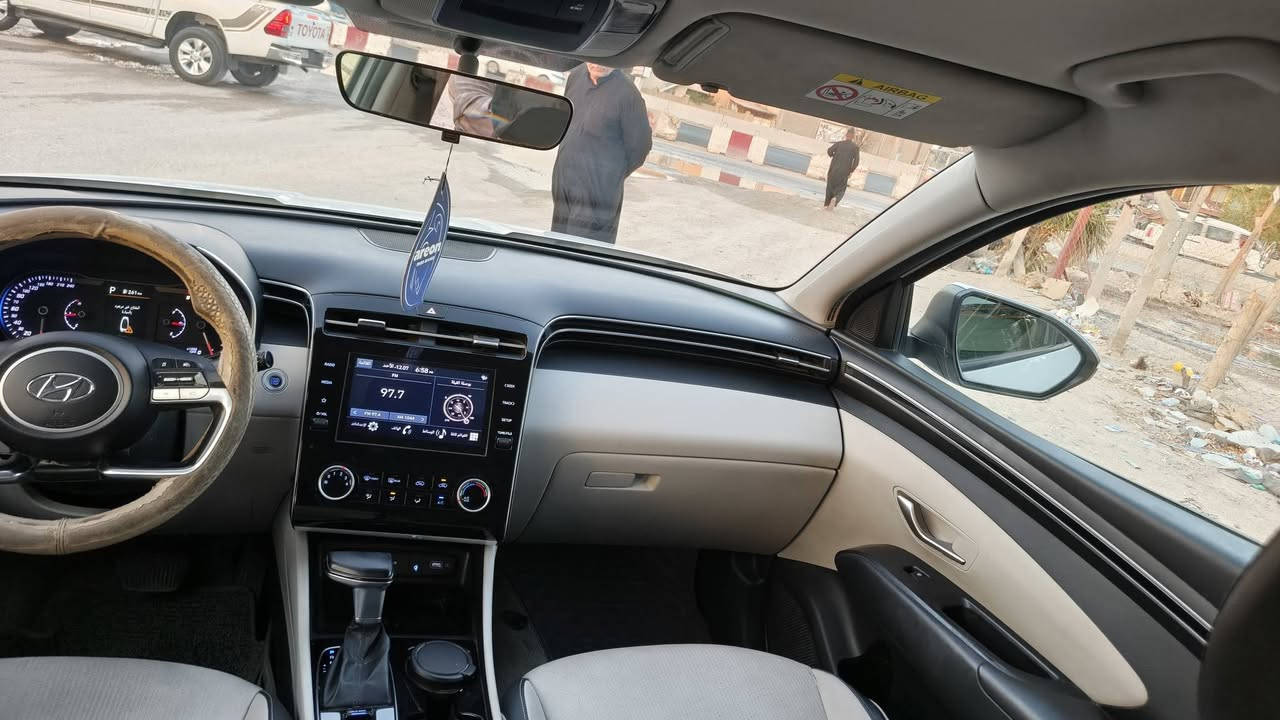 توسان 2022
كفالة بيها بس كد الإصبع بارد 
ماشية 41 الف 
جديدة كلش 
بأسم شركة مهند وكالة بأسمي مطلعها زيرو على ايدي
بصمة
مري شفط 
كشنات جلد دواخل لونين ابيض واسود 
حساس امامي خلفي 
كامرة خلفية +كامرة 360 درجة 
بيها هواي مواصفات 
السعر 182 وبيها مجال للشراي 
عنواني كوفة 
***********
