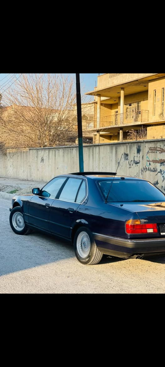 اللهم صلي على محمد وآل محمد ماشاء 🤍🤲🏻
سلام عليكم 🤚
*********** 📞 
سعر ( 73 ) وبي مجال بسيط💵💸 
بي ام( 735اصل ) موديل (91) 😉🚘رقم نينوى)
سنويه جديد لي 2030❤️‍🔥

كير اوتوماتيك ⚡️🕹️⭐️
كير و محرك جديد شرط ♦️💯
بجم عريض 
جام كهربائي شغال 
طخم ويالة جديد 
طخم تاير جديد  💯
صدر امامي خلفي 💯
♦️
شرط تحويل ✔️
صبغ عام لجمالية بدون ظربة 🔶💯 
مكانها موصل
