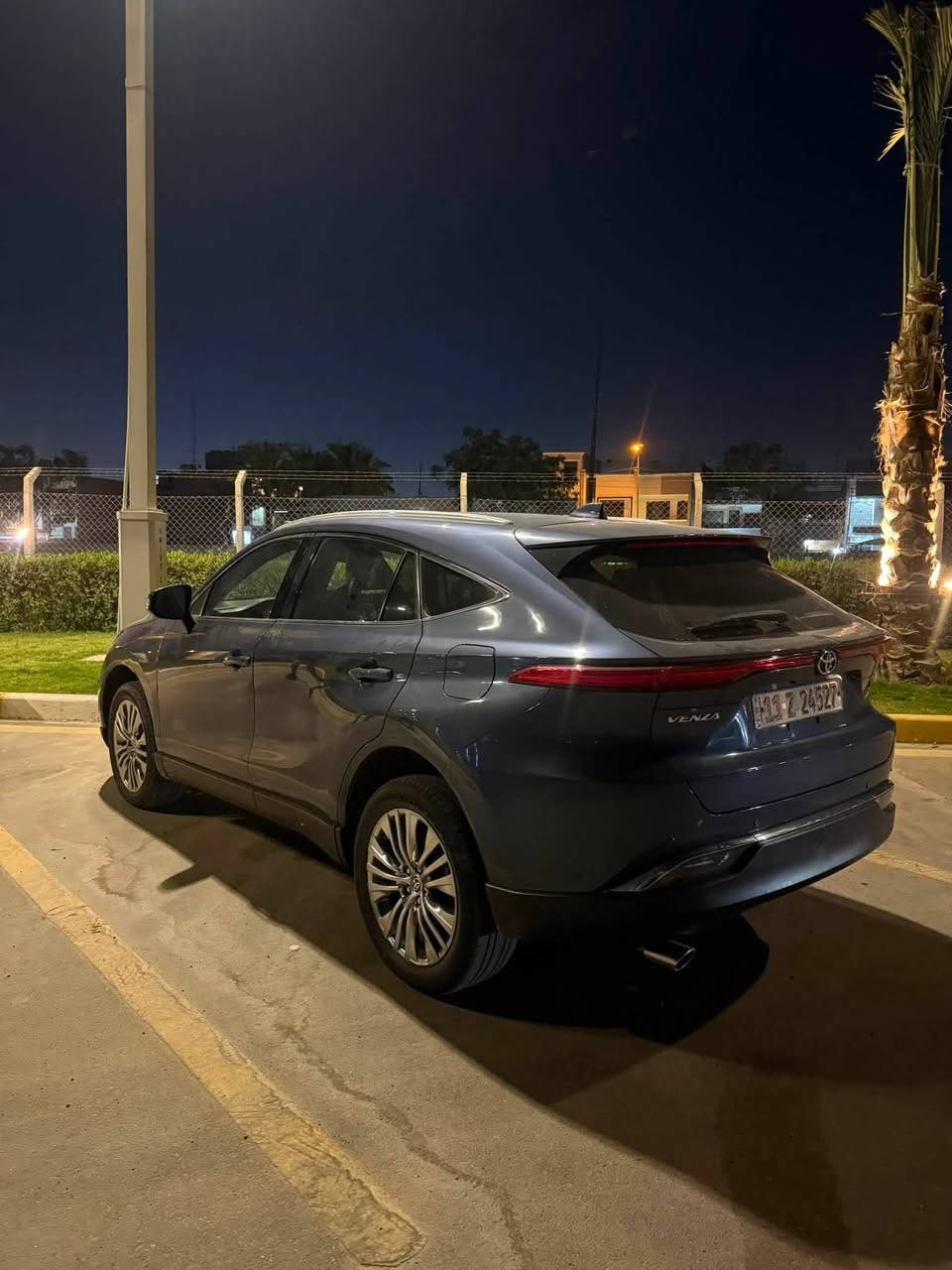 Toyota venza 2023
تويوتا فينزا 2023

فئة xle

Night shade edition 

بدوون ايرباك

مواصفات XLE 

كشنات جلد

تدفئة كشنات

كرسي السائق كهرباء

الصندوق كهرباء مع فتحه بتمرير الرجل تحته

لايت ليد وحاجب نهاري وكشاف ليد

شاشة كبيرة

بصمة تشغيل وبصمة ابواب 

دفع رباعي 

رادارات امامي خلفي

اوتو ستوب 

وبعد بيها مواصفات

السيارة ماشية 35 الف

السعر ( 240 $ )

للاستفسار / ***********
