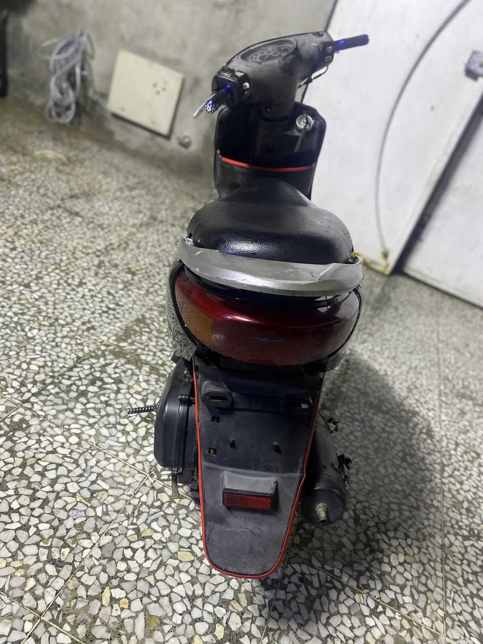 دراج بريز للبيع 
كامل مواصفات 
محرك جديد كهربائيات شغالة 
السعر ٤٥٠ وبي مجال بسيط 
الاتصال على الرقم ***********
