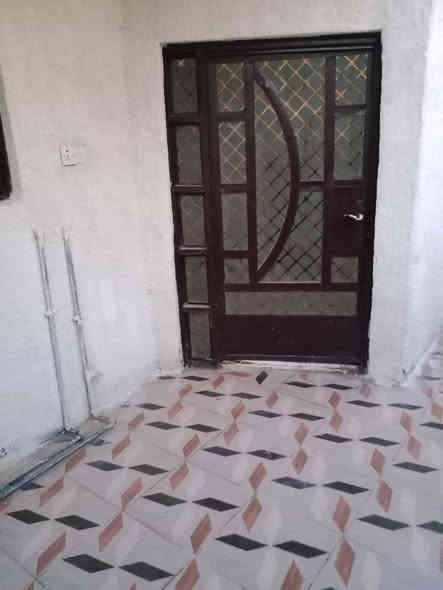 بيت لليجار الزعفرانية مقابل شقق سعيده +وكنتور وجربايه نفرالرقم ***********
