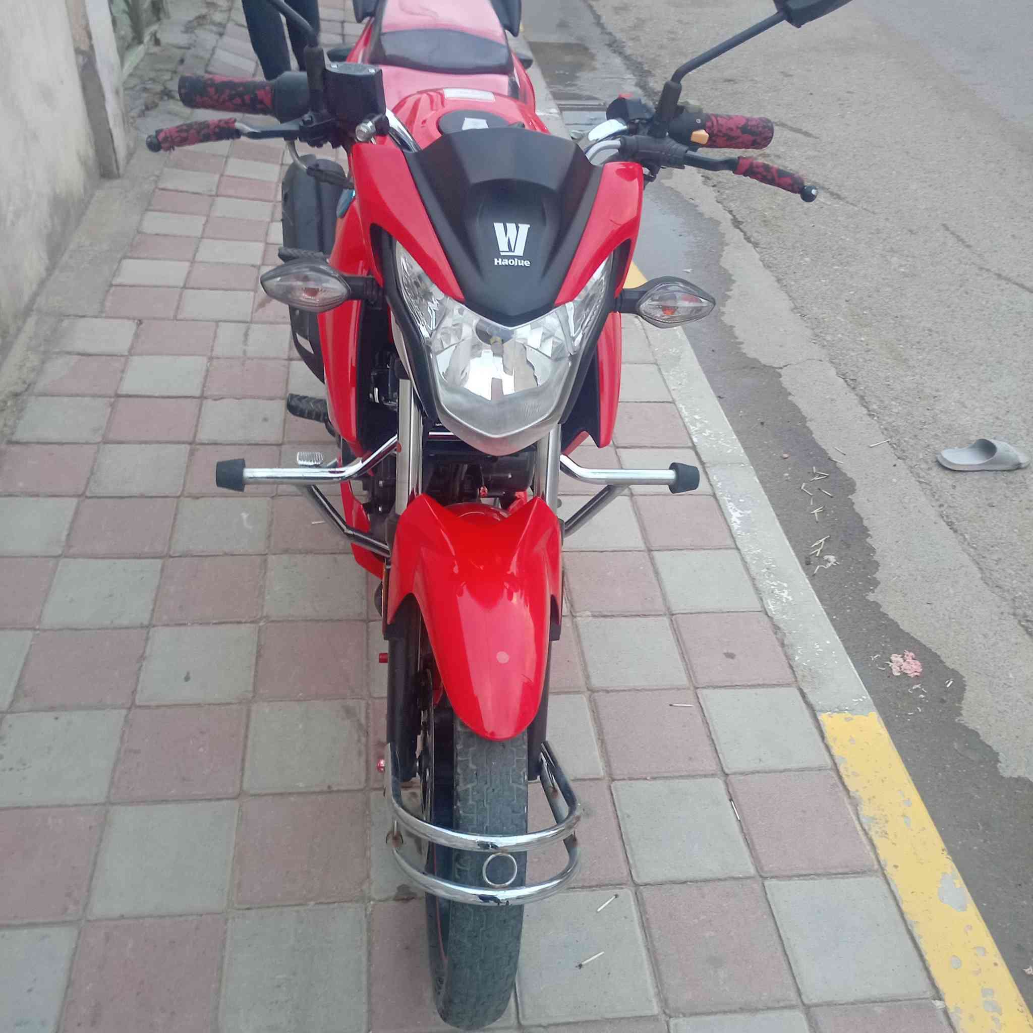 السلام عليكم عيني عارض هاوجي لل بيع موديل ٢٣ السعر 17  لل اتصال ***********
