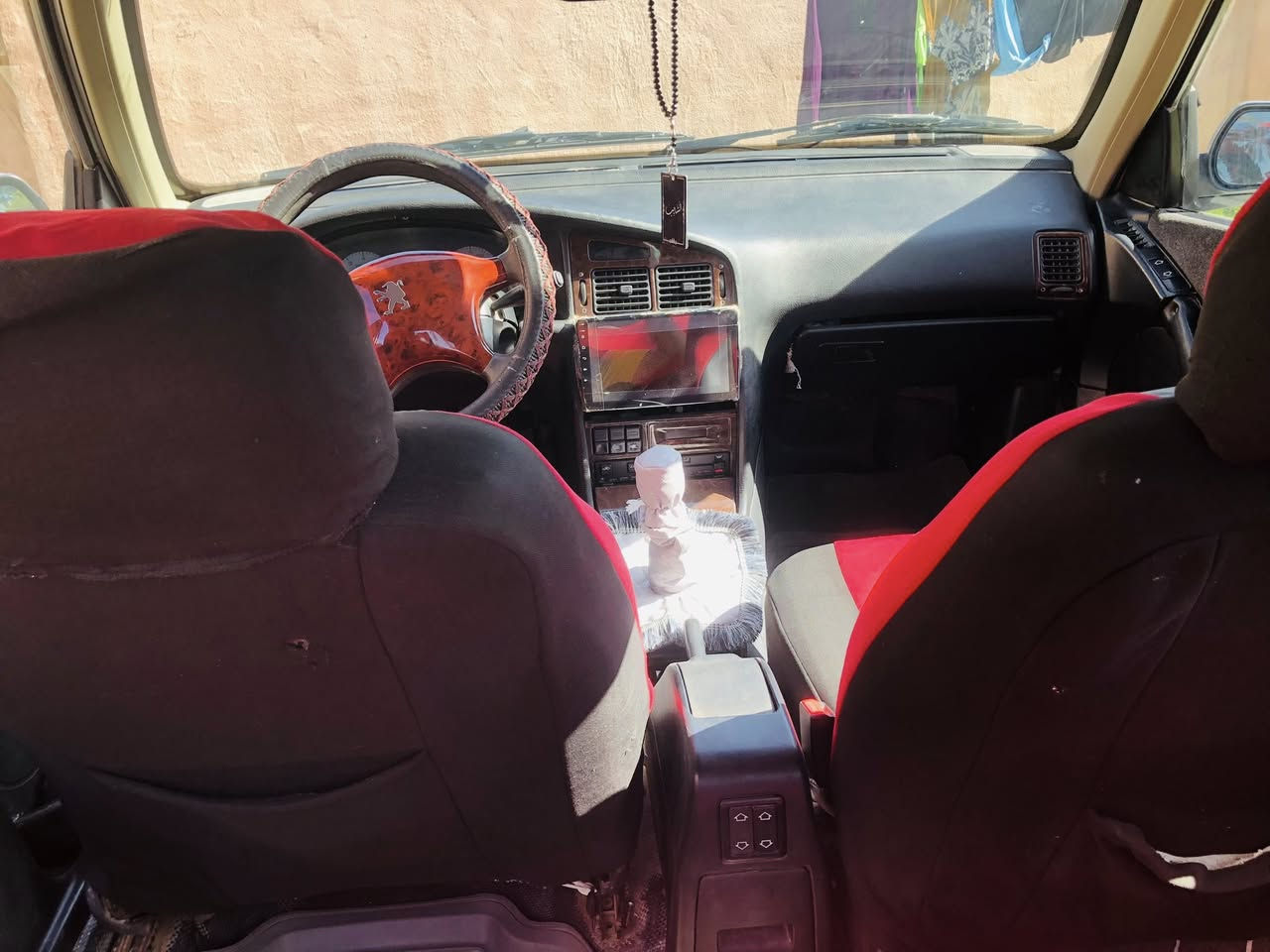 سلام عليكم سيارة بيجو بارص موديل 2014رقم دولي بغداد ساره حله من صوره دواخل كهربايات كله شغاله تخم تايريات جديد شاشه حساسات كله شغاله بيه فقط بنيد بي بارد مابيه اي تبديل ولا ضربه العسر 48وبيه مجال شي قليل مكاني قرب شريفه بت الحسن ع حله رقم تلفون ***********
