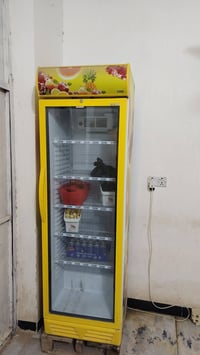 ثلاجة • نظيفة • قليلة استعمال