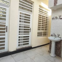 دار ١٠٠م • حي الصحفيين • جاهز للسكن