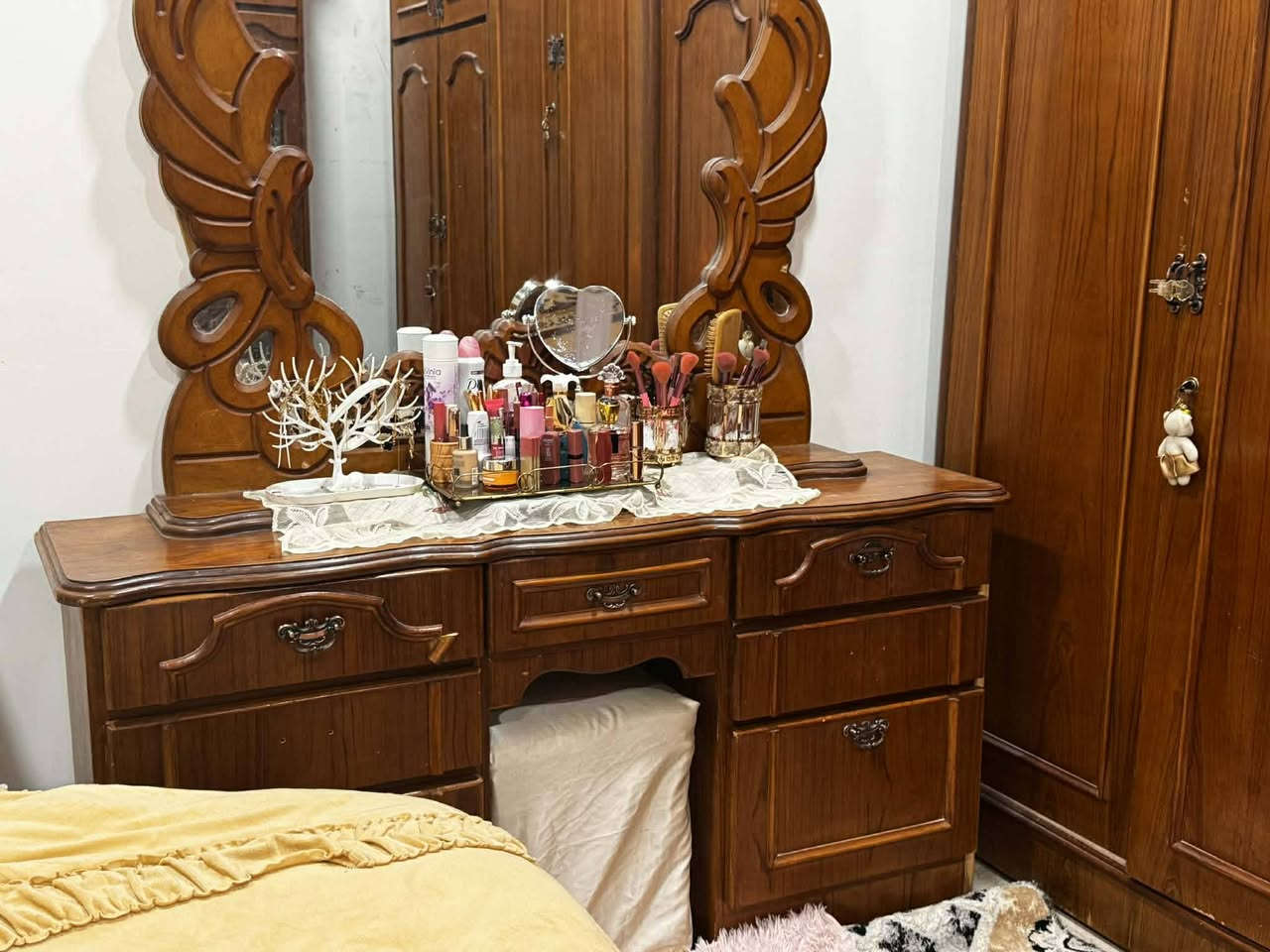 غرفه نوم خشب عراقي ثقيل أصلي نضيف كلش سعرها ٨٠٠ وبيها مجال عنوان المزارع الاولى


**إذا كنت صاحب هذا الإعلان وتريد حذفه لأي سبب، رجاءا أرسل رسالة إلى الدعم الفني**