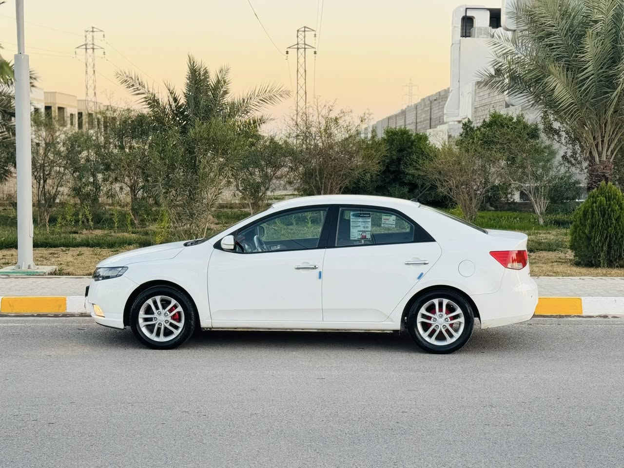 السلام عليكم...
للبيع...نقد فقط  اعتذر عن الاقساط
بسعر 107$وبيه مجال بسيط 
سيراتو 2011خليجي ابيض 
رقم سليمانيه دولي سنويه لل2030
شرط الغرامات والتحويل 
ماشيه 200KM

✳️محرك 1600شرط لاتبخير ولاتنقيص 

✳️كير اتوماتيك 6نمربدون اي عيب مال بيت"

تدفئة /تبريد/كهربائيات/صدر/تايرات/كلها مكفوله 

🚘سياره جاهزه شرط برغي ما ناقصها Ⓜ️

✅سياره كلين بدون ضرر عدا شويه بلدوسه السونار مع الصور Ⓜ️
السعر 107$💸

تايرات 4️⃣ جديدة 🆕 
صدر امامي خلفي كلا جديد 🆕 
مكان السيارة صلاح الدين تكريت الديوم
رجاءً ما أقفل سعر بالتلفون تعال وتدلل 

للاستفسار***********
***********
