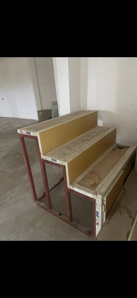 غراض مطعم مستخدمه شي قليل كلش للبيع 
*********** وتساب
