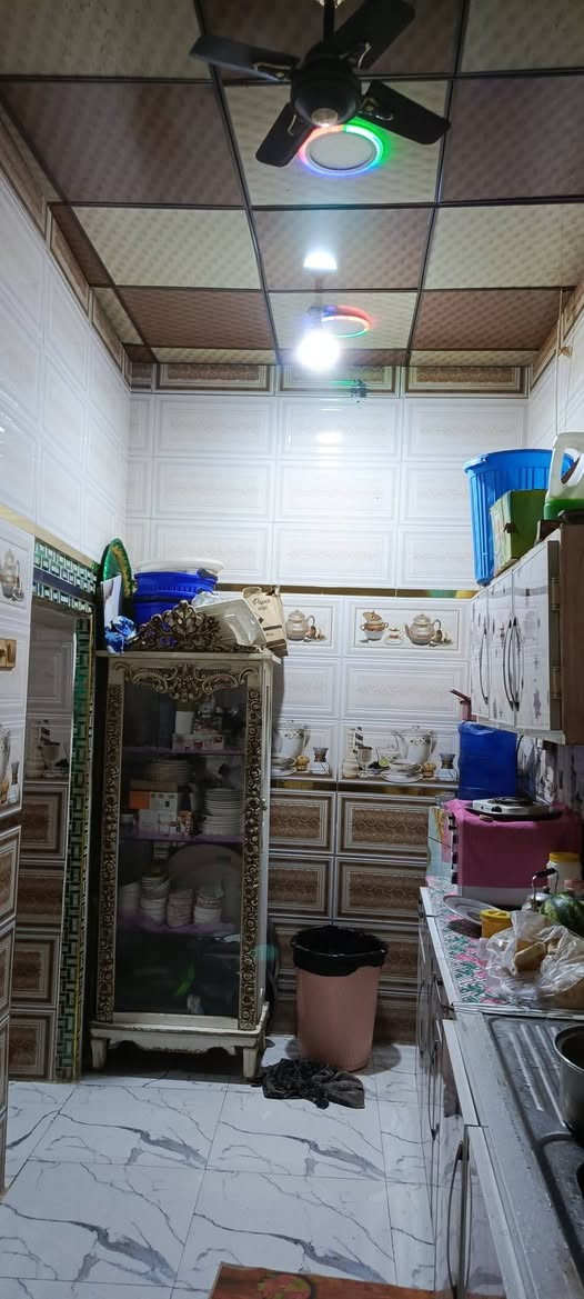 🏠 بيت للبيع
🛑 العنوان مدينه الصدر قرب مدرسه بن ماجد
🛑 قرب عياده مناور 
⏳ المساحة 125 متر / البيت طابق ونص
💵 السعر 130مليون والشراي يدلل

🏠 يتكون البيت من
✅ 3 غرف نوم اكبار
✅ صاله ومطبخ واستقبال
✅ مجموعة صحيات وطارمه

✅ طابق الثاني غرفه كبيره
✅ وصحيات  وصاله 

❓ معلومات عن البيت
❗البيت بناء سنه 2017
❗ البيت عگاده والبناء طابوك وڤرمستون
❗البيت جاهز من كل شي سيراميك ارضي جداري

📌 موقع البيت كلش حلو وبصف الركن 
📌  التبليط والرصيف باب البيت 

☎️ للاستفسار  👇 

📞 الهاتف  ***********
