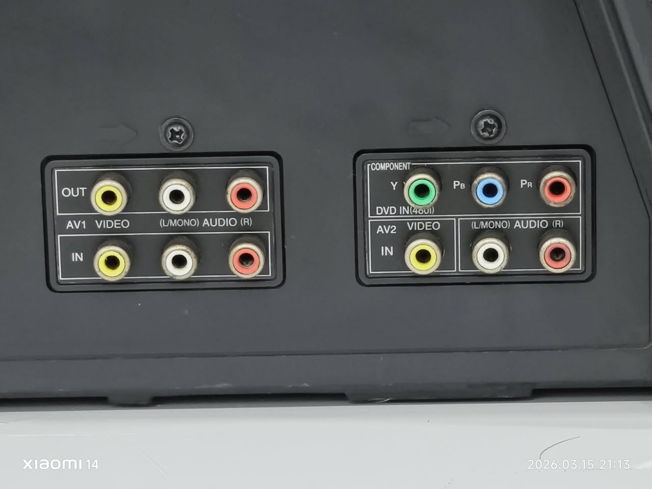 قطعة نادرة تلفاز الجي CRT شاشة فلاترون
المميزات
1-يدعم جميع التقنيات AV + component وتخريج
2-الاصدار الحديث شاشة عدلة فلاترون
3-حجم كبير 29
4- ظهر الجهاز النحيف الترا سلم  
5-اخر نظام من الجي بيه عدة خيارات تعديل الصورة الالوان
الجهازة نظيف جدا جميع الدكم شغالة 
مع الرمونت 
للبيع مع جهاز سيكا تجاري اصدار قديم 2008 مع جوستك واحد شغال و 4 اشرطة 
السعر 100 الف 
مكاني بغداد يوجد توصيل


**إذا كنت صاحب هذا الإعلان وتريد حذفه لأي سبب، رجاءا أرسل رسالة إلى الدعم الفني**