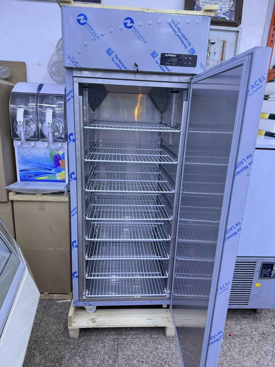 اللهم صلي على محمد وآل محمد
الوكيل الحصري في العراق 🇮🇶 

#معرض #الايطالي 
حافضه ايس كريم 🍨 الفريكوو أيطاليا 🇮🇹
جديد📦 لك ممستخدم 
موديل 2025 
56 بلانك صغير.   او.   36 بلانك كبير 
8 طابق
تجميد سالب 30-
سنكل فيز  
تبريد هواء
3.5 امبير 
مواصفات عاليه جداً 
تجميد بخاخ
تجميد فول تفتح باب ينزل بس 2 درجه 
✨✨✨
العنوآن بصره آبي الخصيب حي العسكري 
متوفر توصيل إلى جميع محافظات العراق 
السعر والتفاصيل مراسله الصفحة 
اؤ الأتصال هـ ***********
#سيدحسين
