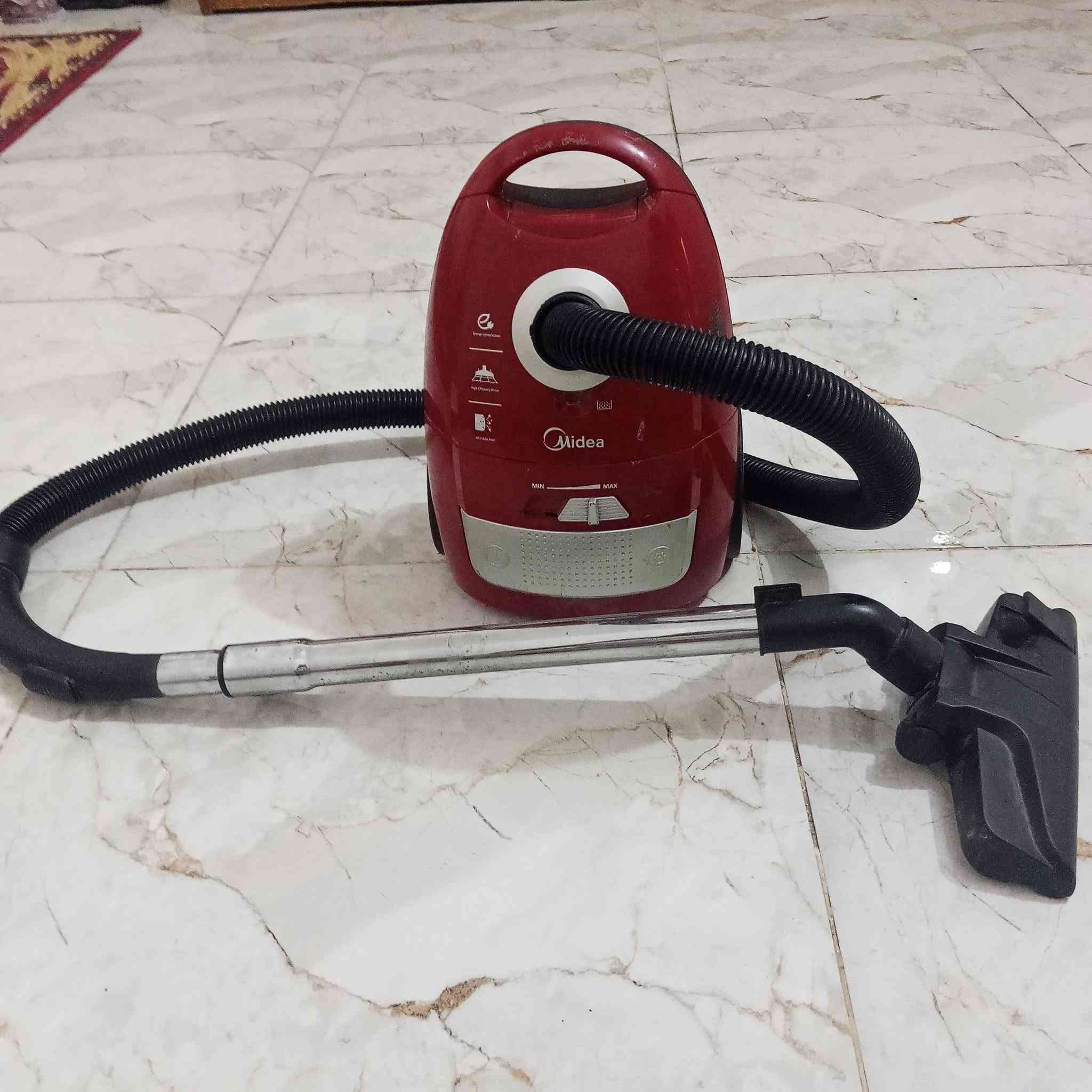 مكنسة كهربائية للبيع شرط الشغل مكان الرميثه *********** وتساب هم موجود
