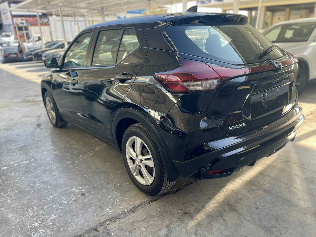 سلام وعليكم اخوان على إذن ادمين محترم عندى نيسان كيكس موديل ٢٠٢٤ Sفقط بنيد مصبوغ ماشي ٣٠٠٠٠ مايل بدون رقم 
***********
