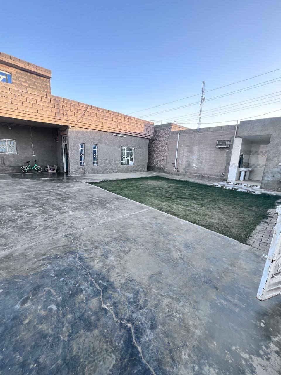 محلات تجارية للبيع(عدد6)كلها مؤجره بيهه وارد شهري جيد
+#دار_يتكون
 من أستقبال ومطبخ وغرفيتن +غرفه بالطابق الاول  وصحيات داخليه وخارجيه 
المساحة الكليه 650
مساحة البيت 425
#الموقع 
حديثه بروانه حي الشرطه بالقرب من مدرسة عين العرب

للاستفسار اكثر اتصل او واتساب 
***********
***********
