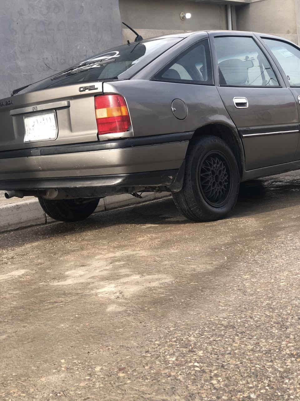 اوبل فكترا 20 
السيارة جاهزة من كل شي 
منضومة تبريد بيها 
اطخم تابرات جديد 
صدر جديد 
شرط كير ومكينة 
كهربائيات كلها شغالة 
سستم سماعات جديد 
شرط التحويل 
سعرها ٤٠ ورقة 
مكان السيارة موصل / كوير ، مخمور 
  
***********
