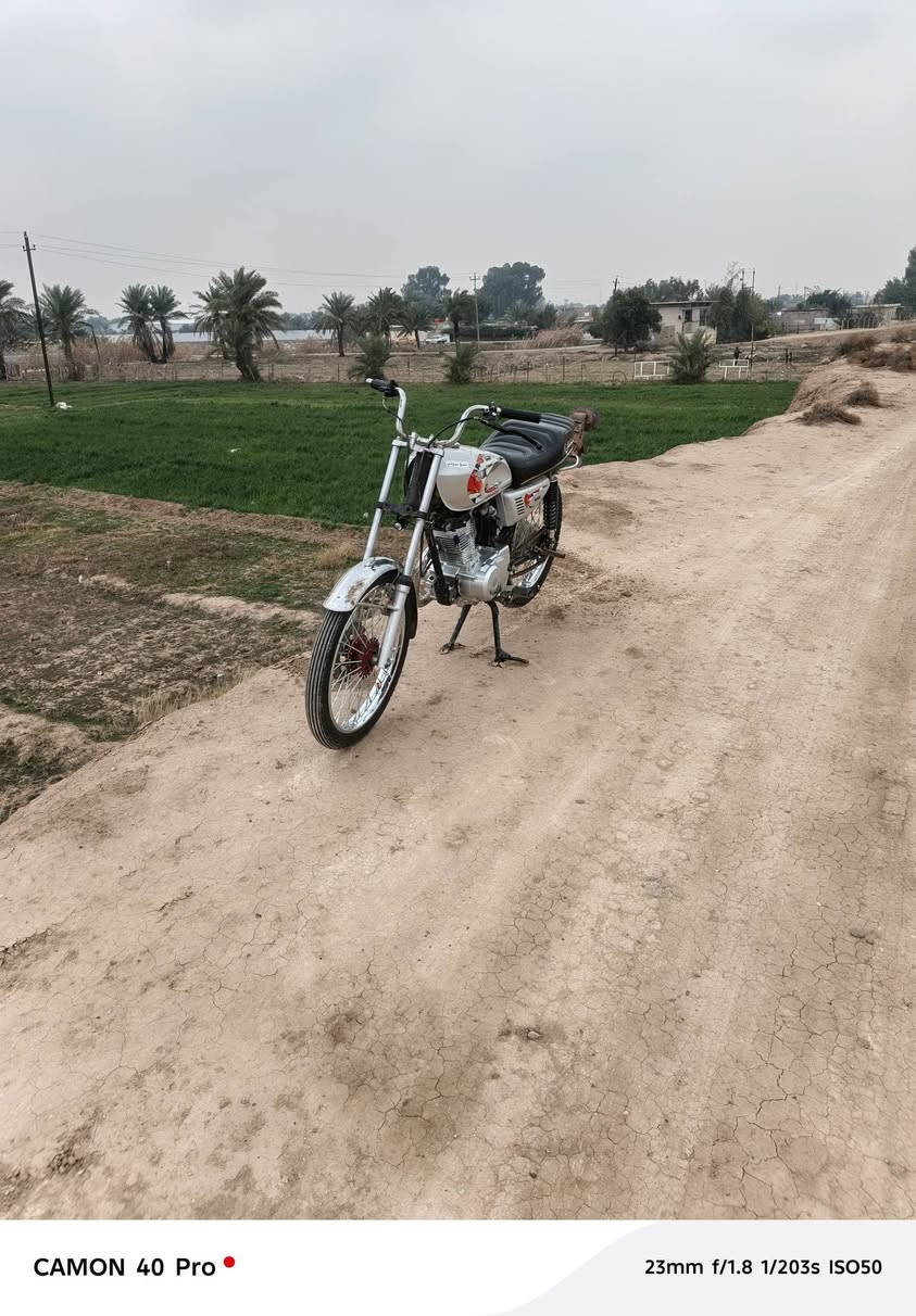 شاصي25 هاذ جديد الوراق ٧سكنر  وتعميره25
المكينه

بعدهي عسحك 

دراجه كله مختم واصلي 

سعره900💵💵 وبيه مجال حك جيتك بس سعره مال بيع 

عنواني بغداد تاجي  
رقم ***********
اسعارهن معروفه ولحد يصير لوتي براسي شراي يجي خاص
