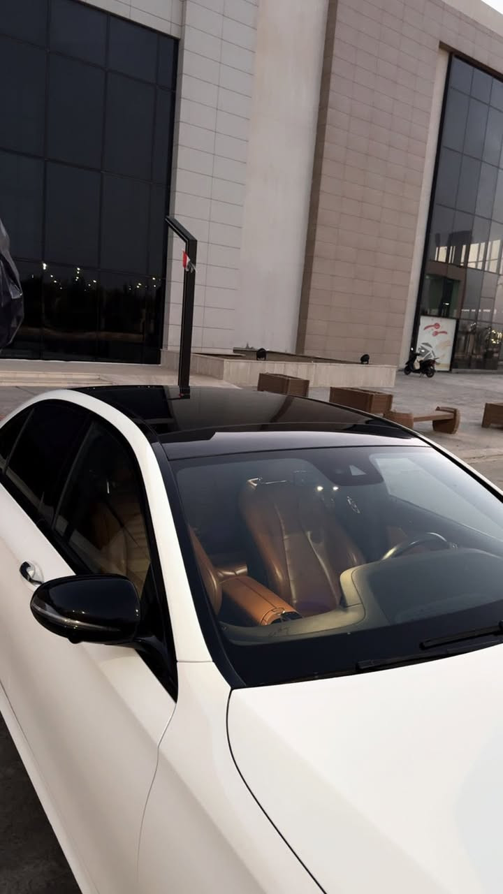 السلام عليكم للبيع فقط بدون مراوس
مارسدس بنز حجم E200 
AMG اصل بلاديه

وارد الماني ضمان دولي 

موديل 2020 

مواصفات اعلى شي بيها 

⭕️بانوراما 

⭕️شاشه كبيره متصله 

⭕️رادارات امامي وجانبي 

⭕️بصمة تشغيل 

⭕️بصمة ابواب

⭕️ابواب شفط 

⭕️كشنات كهرباء

⭕️كشنات هيتر وتبريد 

⭕️استيرن هيتر 

⭕️دبل ماوس 

⭕️دشبول كاربون 

⭕️استيرن حرف D

⭕️نقاط عمياء

⭕️نظام اصطفاف الي 

⭕️خمس كاميرات محيطيه 

⭕️داخل قرميدي مميز 

⭕️لدات 64 لون 

⭕️عداد دجتل الكتروني 

⭕️جنطه كهرباء

⭕️اوتو هولد  

وكلش هواي مواصفات بعد

السياره كلش ناصبه ونظيفه 

سنويه جديده ورقم جديد 

مكانها بغداد سيديه 

بيها كلير كلش بسيط بقبق الجنطه مقدار شبر وشويه 

 وbdr مكانين صغار ممبين 

السعر 31.800$ والسعر كلش مناسب بالنسبه للموديل والمواصفات 

للاتصال ***********
