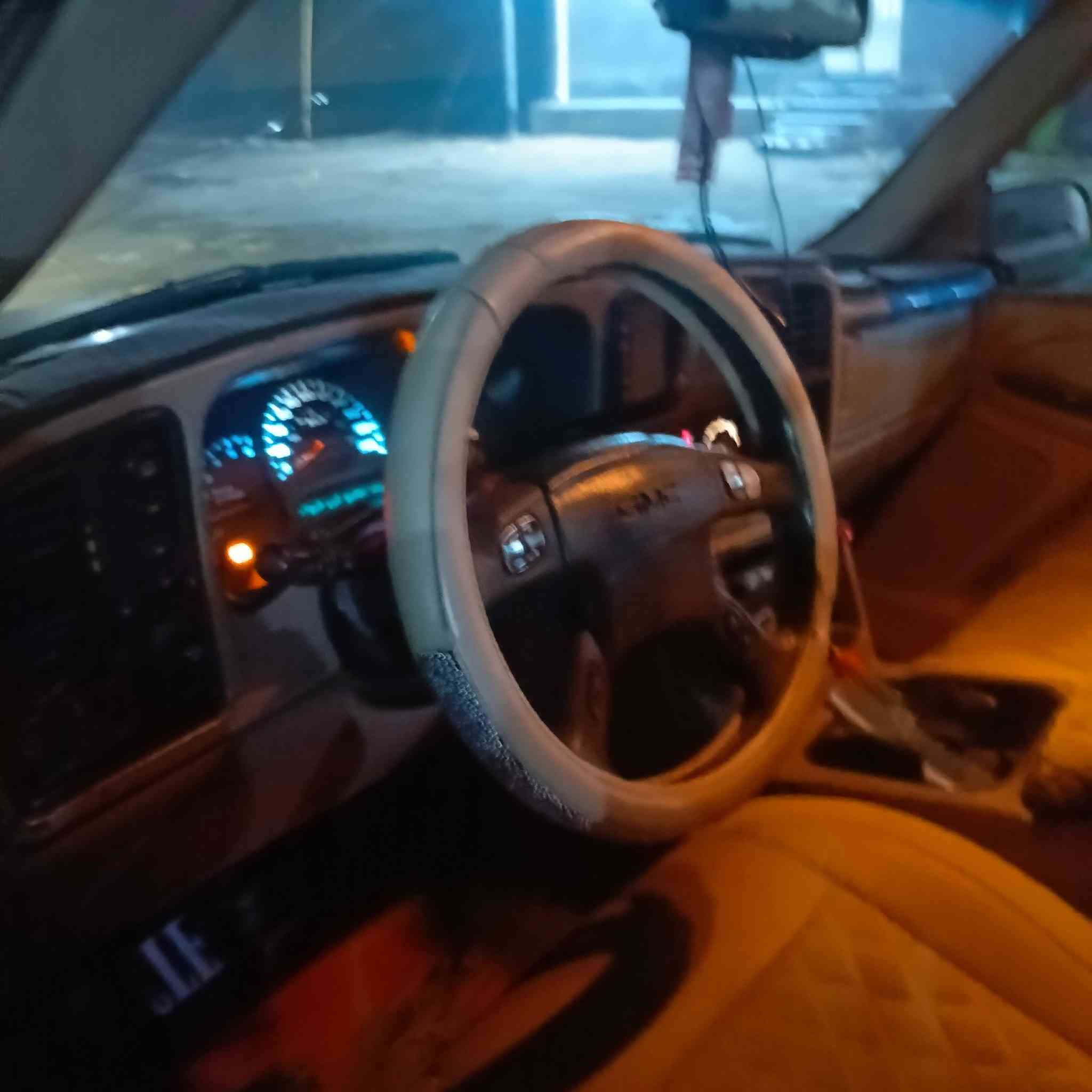 السلام عليكم تاهو موديل 2005جمس  مكينه 5300 وكير 100 شاشه كامري  تبريد 3قطع  اشاره بلمري 7راكب اللون شمباني طخم تاير برجستون بيها ضربة المجاملغ الخلفي جهته السائق ماعابره رقم كركوك انكليزي دولي راعيها الناصريه تريد وكاله عامه ام الباركود تريد مداودر تداور اباي محافظة السعر المط0 لوب 140 جوالسوك شرط ترهم مراوس حسب القناعه***********
