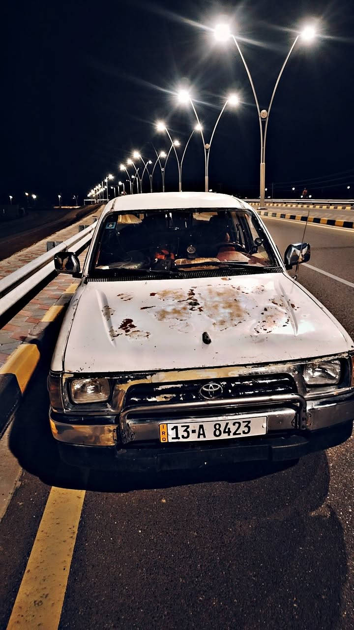 السلام عليكم ورحمة الله وبركاته للبيع سياره تيوته موديل 2001 محرك 2700 محرك وكير واكسل شرط الفحص السياره مثل ما واضحه بالصوره يرادلها شغلات بصيطه مكان السياره الفلوجة متواجد على هاذ الرقم ***********
