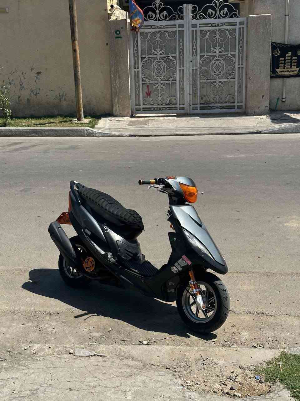 سلام عليكم ماكس عدله للبيع  مكينه 49 مكفوله لا نضوح ولا تبخير ولا تنقيص ولدراجه مفوله تزويد  
كلجات WF
صالنصه FM
قاعده رقم RGS
قبق فلاوين 
قطره دهن WF
يدات بريك
دبل امامي 
وياله رياضي
تايرات جيلاتين 
قبق عنبار 
لايتات اشاير كله شغاله هورن دراجه مفوله من كل النواحي 
السعر 700 العنوان بغداد حي نصر  مكلف بل نشر هاذ رقم راعيهه ***********
