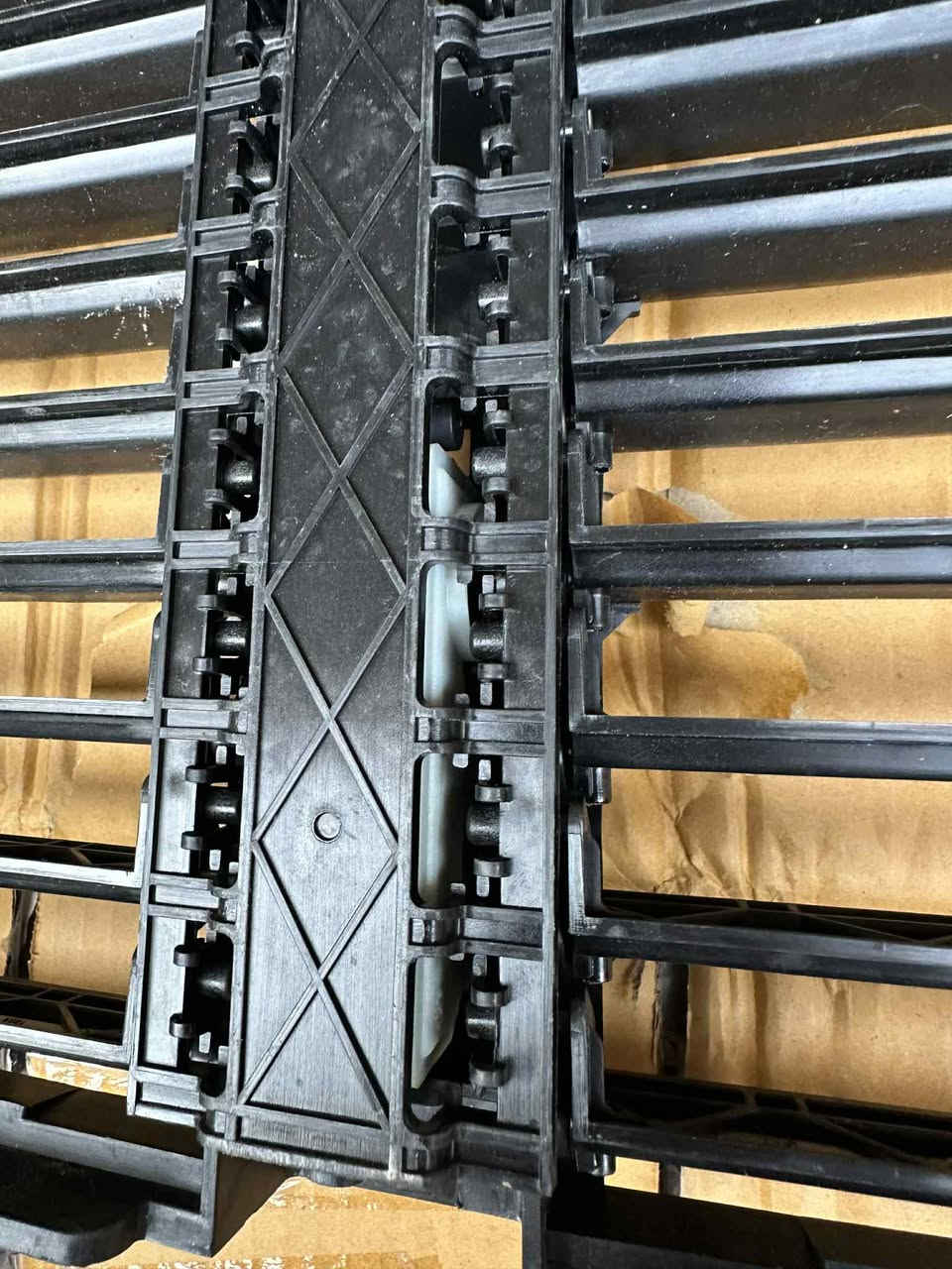 السلام عليكم 

من رخصه الادمن المحترم //

بردات اماميه اصليات تفصيخ هيه والماطور مال اكاديا وترافزر شكل الجديد حصرا 2024 لل 2026 وشرط الفحص والنظافه  , بغداد واتس اب ***********
