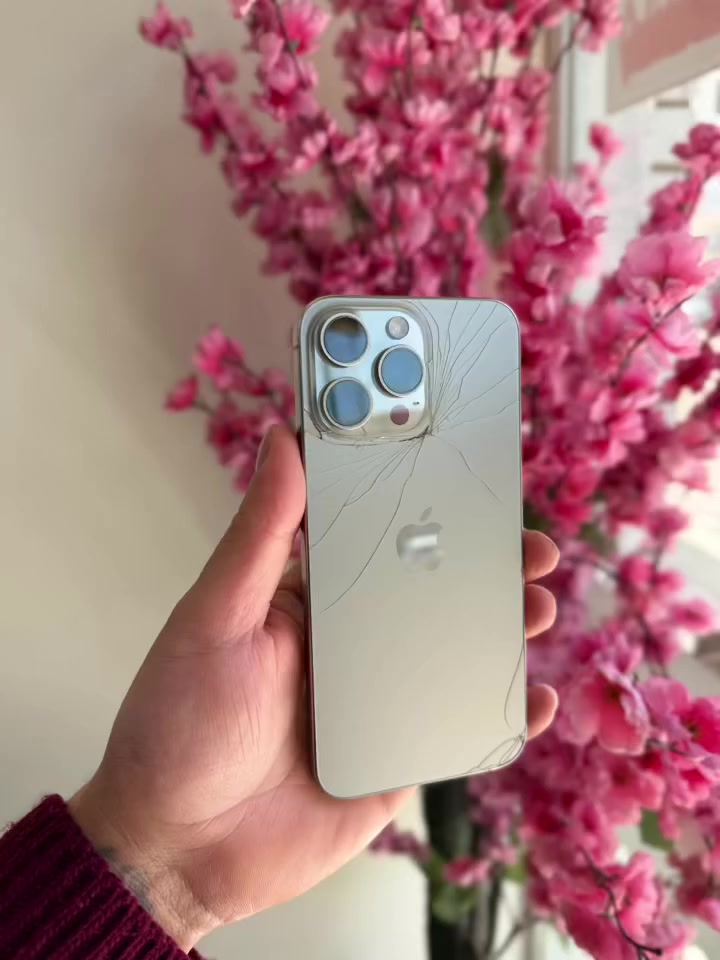 ايفون 15برو ماكس
الذاكرة 256
🔋85%
دبل شريحه 
الظهر مكسور مغلف 17برو ماكس
السعر 875الف
العنوان حله حي الزهراء مقابل تقاعد بابل 
***********
***********
