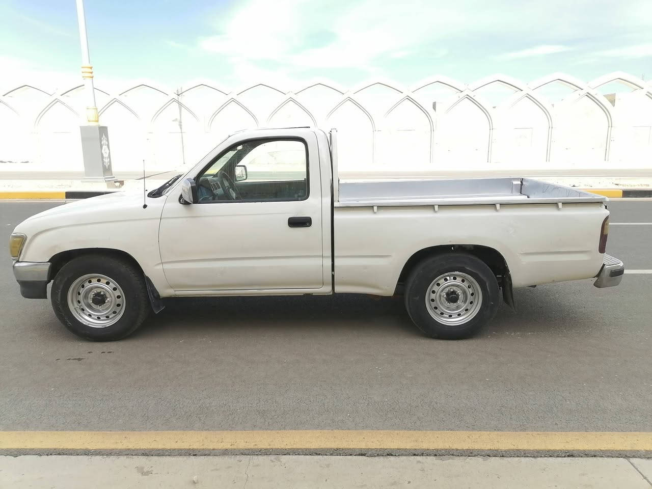 سلاام عليكم بيكم جمرة لبيع موديل 2001 رقم مميز 3 ارقام بابل نكليزي سنويا جديدة سيارة مكفولة مكينة كير شاصي كشر نضيف مكان السيارة كربلاء السعر 75 مع المجال الشراي مكلف بل نشر
***********
