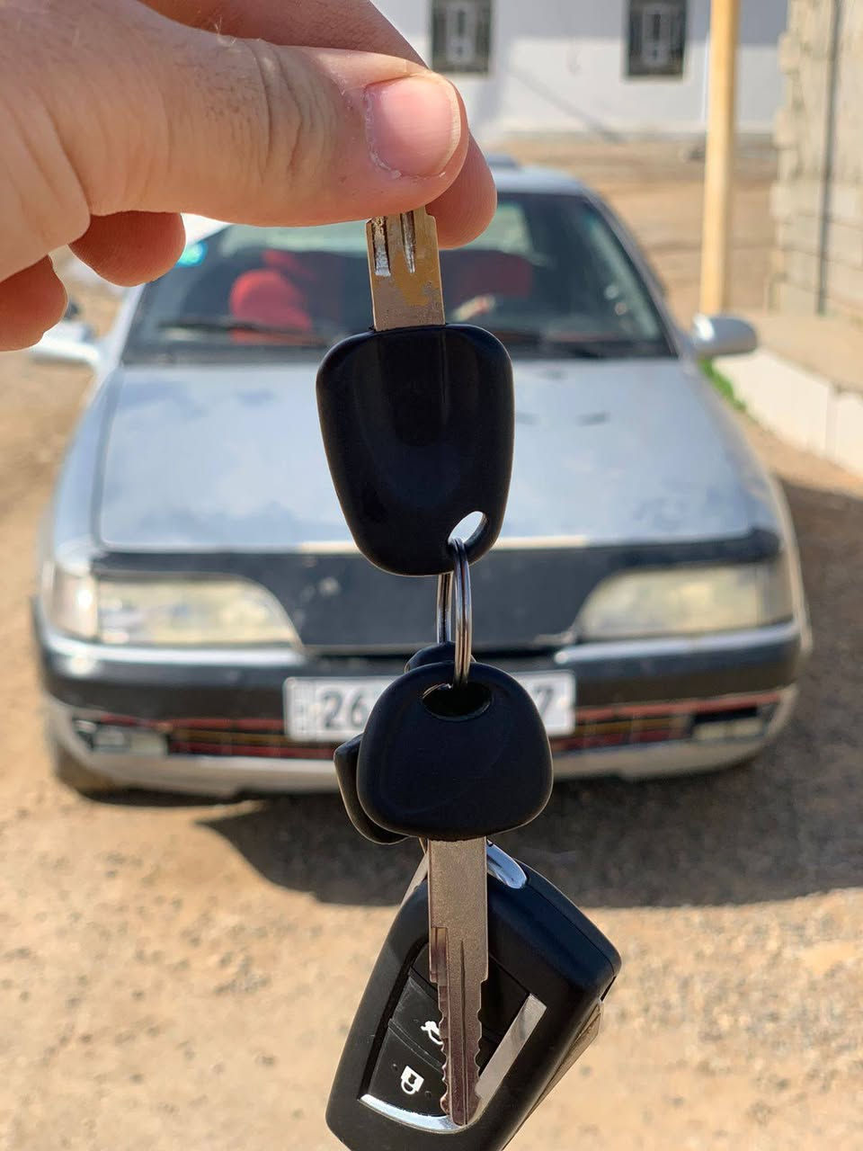 السلام عليكم
نقد فقط أو مراوس حسب القناعه 
السعر 38 وبيها مجال 

دايو اسبروو موديل 1994 لون سلفر 

محرك 16 مسكر باتري جديد صدر جديد 

سويج سنتر لوك منضومه مال تبريد كلها جاهزه 

بس شد كبريسر وشغل ان شالله سنويه عضم عاج

رقم دولي سنويه ل 2029 شرط التحويل ما بيها غرامه ولا دينار مصبوغه عام صبغ درجه اولى يرهم مراوس حسب القناعه 

للستفسار الاتصال 

***********
