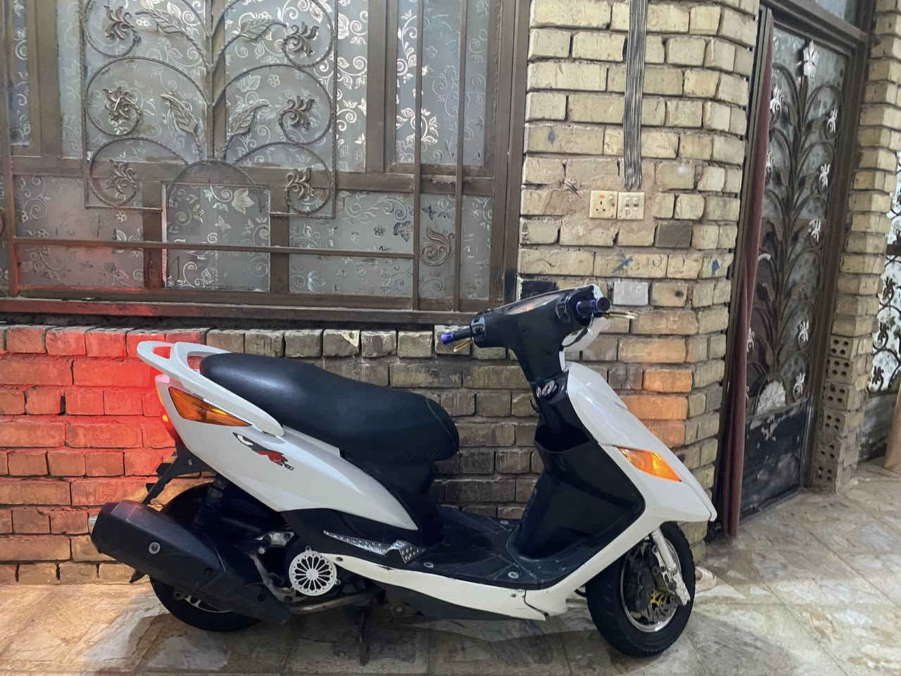 سلام عليكم دراجه ثعلب دراجه بيه خير من لله تزويد مكينه 59  شلعه ومعديه هاون
1صدر امامي
2صدر خلفيه 
3قبق فلاوين 
4وياله نجمه 
5يدات خلفيه ومامي 
6قبق بانزين 
7سالف رياضيه اصليه
8صالنصه 
9كلج رياضيه أمام 
دراجه بيه بعد نواعم 
خوان ما يعرف بيهن لا يعلق ويكسر بيه رايده 800 وبيه مجال  بكان بغداد مدينه صدر رقم***********
