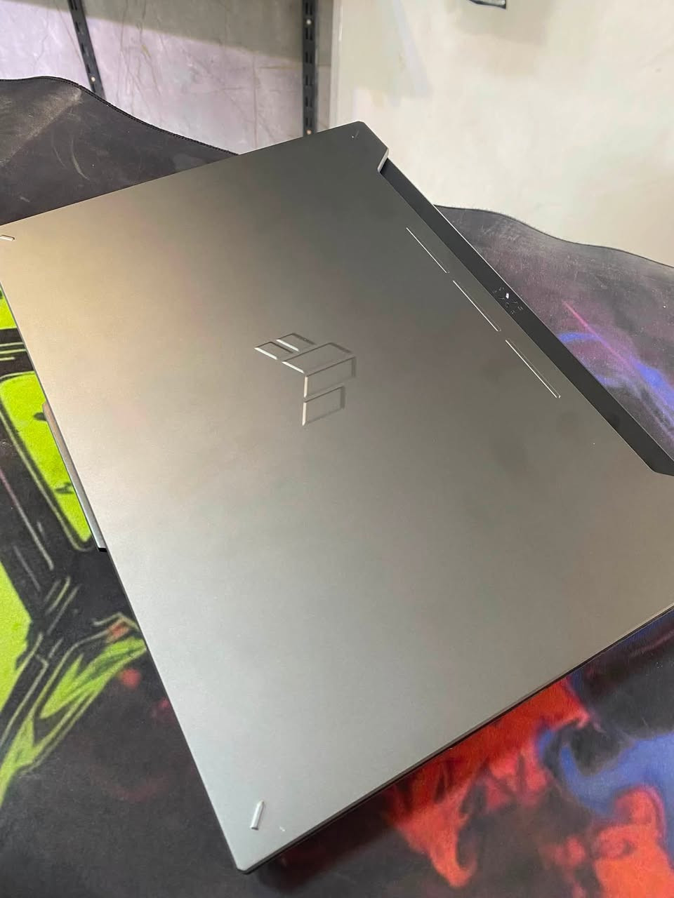 ASUS TUF FX507J
CPU : Ci9-13650H
RAM : DDR4 3200Mhz 16Gb (قابل للتطوير )
HARD: SSD M.2 NVME 512
GPU: RTX4050  6GB   140 Watt
SCREEN: 15.6 WUXGA 144Hz Srgb 100%
CONDITION : نظافة 100% 

اللابتوب استعماله قليل وويا كارتونته وكامل ملحقاته 
السعر : 1,400,000
للتواصل :
***********

