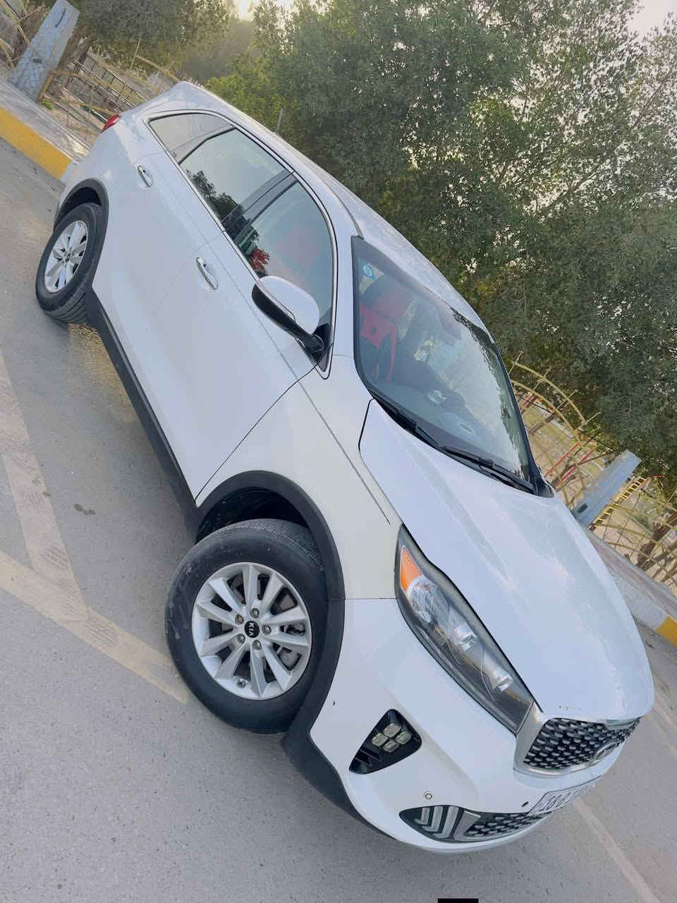 السلام عليكم سورنتو موديل 2019 وارد امريكي رقم بابل الدولي باسمي هزه وسنويه ولوحات كله جديد ضررها بسيط صبغ بنيد ومدكر ليبل واحد بدون تبديل سونار مرفق معه النشر 7 راكب محرك 4 سلندر مواصفات نص فول ماشيه 75 السياره جديده وجاهزه 
العنوان الناصريه مركز المدينه
الموبايل 📱***********
السعر176 وبي مجال
