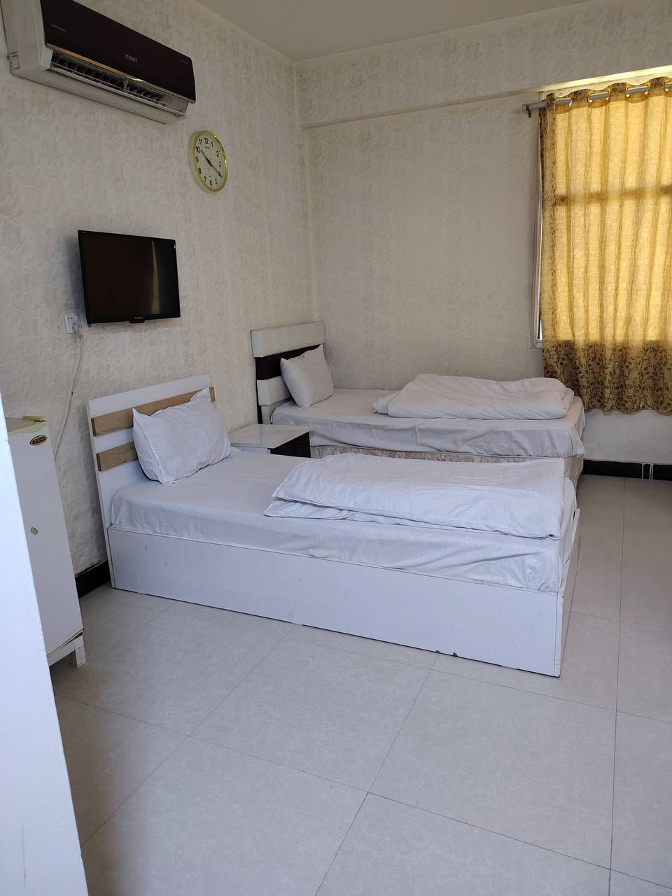 السلام عليكم
تتشرف إداره وفندق ضيوف الحمزه ب استقبال الزائرين الكرام طيله ايام الأسبوع وبانسب الأسعار
الموقع كربلاء باب السلالمه قرب فندق سفير كربلاء
للحجز والاستفسار التواصل على الرقم ***********
