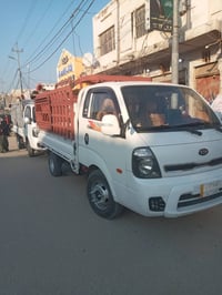 سيارة خليجية • مسكر • بدون محجر