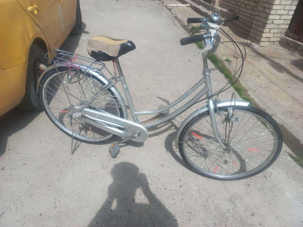 السلام عليكم بايسكل للبيع حجم 26    قفل80 اللي يحب يتواصل وياه على الخاص�


**إذا كنت صاحب هذا الإعلان وتريد حذفه لأي سبب، رجاءا أرسل رسالة إلى الدعم الفني**