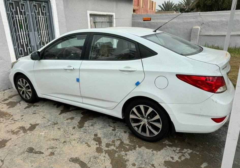 اكسنت مضلع للبيع مديل 2014 بيها صبغ باب الخلفيه  والباقي مكفوله رقم كربلاء مكاني
كربلاء الحسينيه السعر104
 ***********
