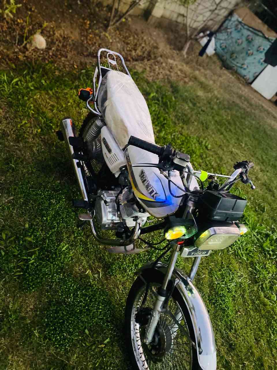 سلام عليكم دراجه تايكر موديل 23 محرك مامفتوح ماممدود عليه اصبانه دراجه خير من الله مال جناي اوراق اصولي السعر 600 وبيه مجال الستفسار ***********
