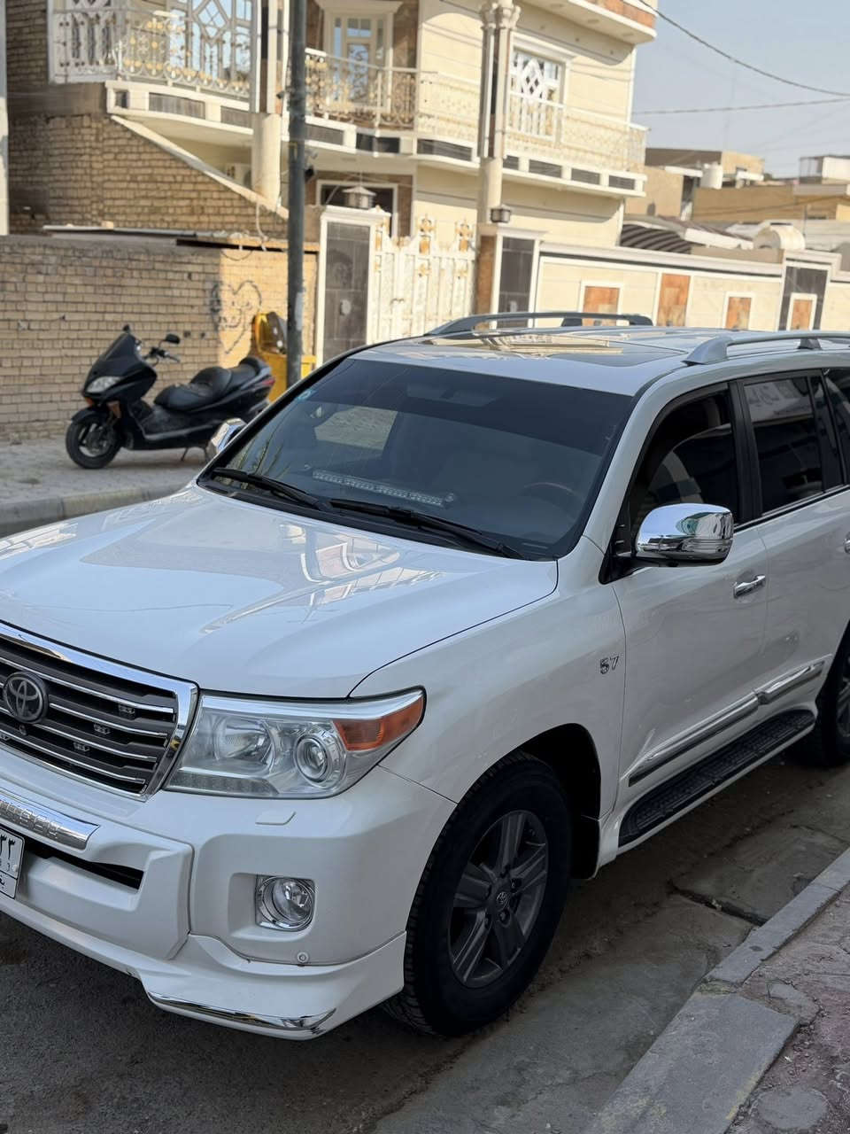 للبيع او مراوس
لاندكروز للبيع 
#vxr
محرك:5700 
رقم:بغداد انكليزي باسمي 
مكينه كير كافله 
بيهه شبر صبغ 
مكان السياره واسط الكوت مركز المدينه 
السعر 395 وبيها مجال 
للاستفسار :***********
