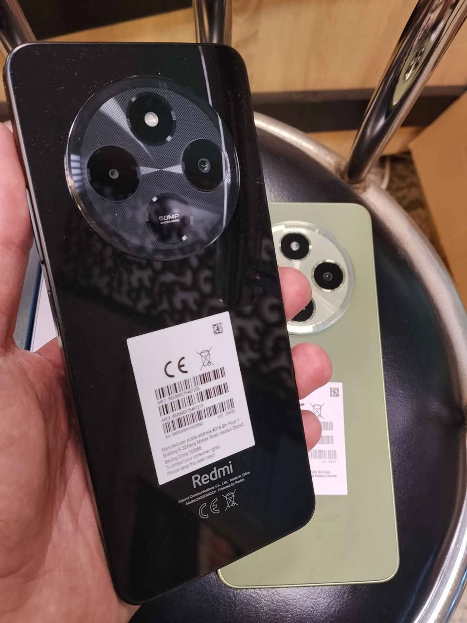 وحش الاجهزه 
ريدمي 14c 
  بمعالج من هيليو G81 الترا يعني بالالعاب سلس 
 وذاكره 256 برام 8 كيكا 
كاميرا 50  ميكا اماميه 13 ميكا 
نظام تشغيل 14 اندرويد 
بطاريه 5160  ملي امبير 
السعر 115 الف   
بغداد زيونه ربيعي مقابل مول دريم ستي توجد خدمه توصيل 
‏‪بغداد زيونه ربيعي مقابل مول دريم ستي 
اذا اتاخرت بالرد يرجى مراسله ع واتساب  أو اتصال 
***********
*********** بغداد, العراق
