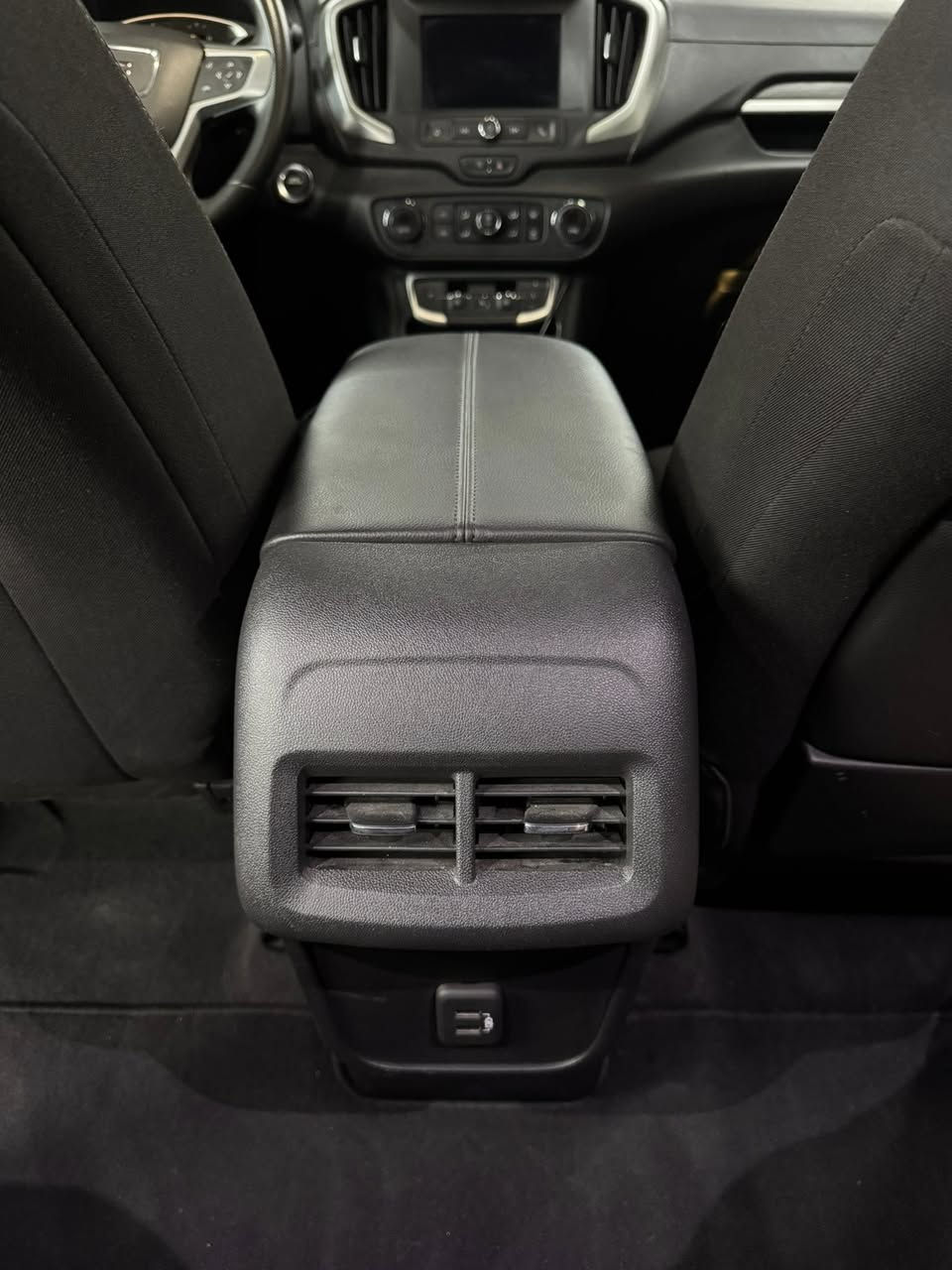 تيران ٢٠٢٢ مواصفات sle ماشيه ٣٦ كيلو  رقم اربيل  صبغ بنيد جاملغ باب سكن بدون ايرباك بدون شاصي 
السعر ١٦٥ 
مكان كركوك 
***********
