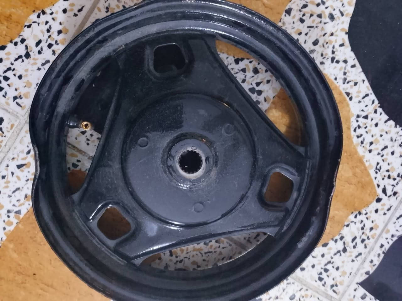 ويل دراجة ادرس ياباني بي ختم بس عوجان يرادله تعديل لون اسود السعر 20 وبي مجال


**إذا كنت صاحب هذا الإعلان وتريد حذفه لأي سبب، رجاءا أرسل رسالة إلى الدعم الفني**