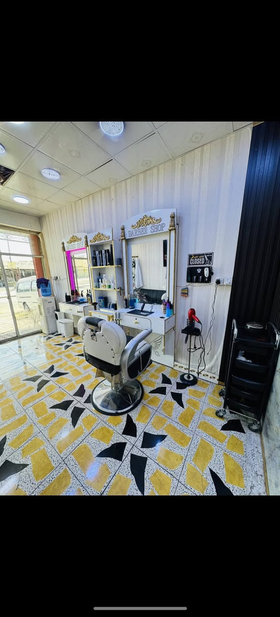 غراض المحل للبيع 
***********
بغداد
