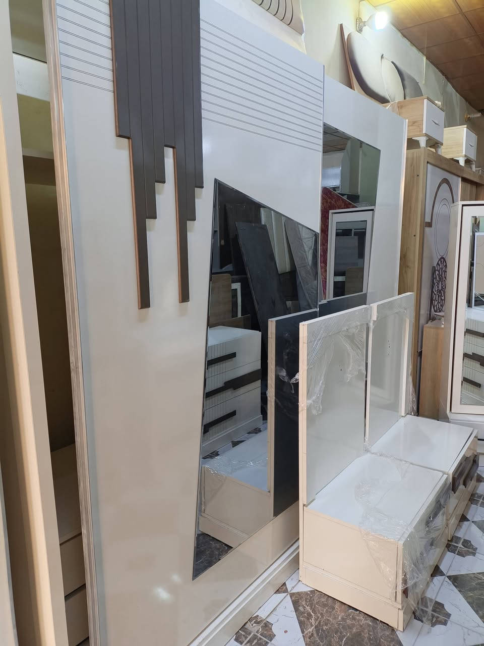 غرف نوم تركي مستخدم نضافه فوول ببع او مراوس وبأسعار مناسبه للاستفسار اللتصال على  ***********او واتس اب
