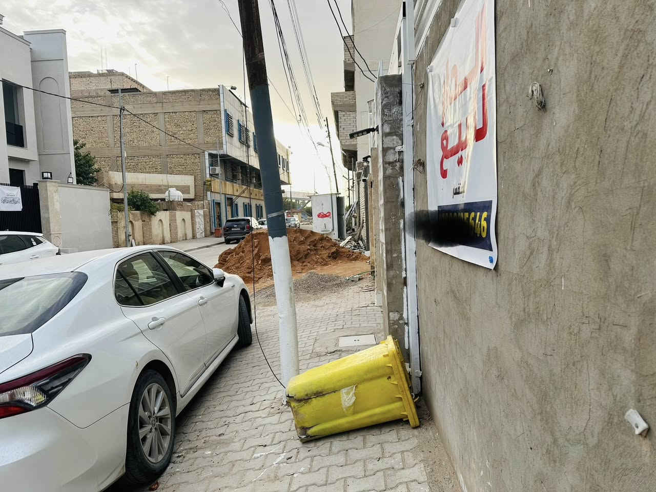 � دار للبيع – حي النفط

📍 الموقع: حي النفط
📐 المساحة: 250 متر مربع
💰 السعر: بسعر عرصة
🌟 الموقع: مميز ومفتوح
🚗 قريب من شارع كربلاء الرئيسي

🔹 فرصة نادرة للسكن 
🔹 موقع حيوي وسهل الوصول
🔹 مناسب للبناء أو السكن الفوري

📲 للتواصل والاستفسار (واتساب او اتصال):
***********

🏷️ مكتب اليقين للعقار
ثقة • خبرة • مصداقية

#دار_للبيع #حي_النفط #عقار_للبيع #فرصة_استثمارية #مكتب_اليقين
