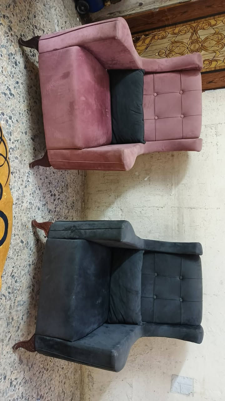 تخم 8 مقاعد تركي تكمه ثقيل كلش نظافه 90%سعر 250 وبي مجال مكان البياع يوجد توصل بكروه رقم يوجد وتساب ***********
