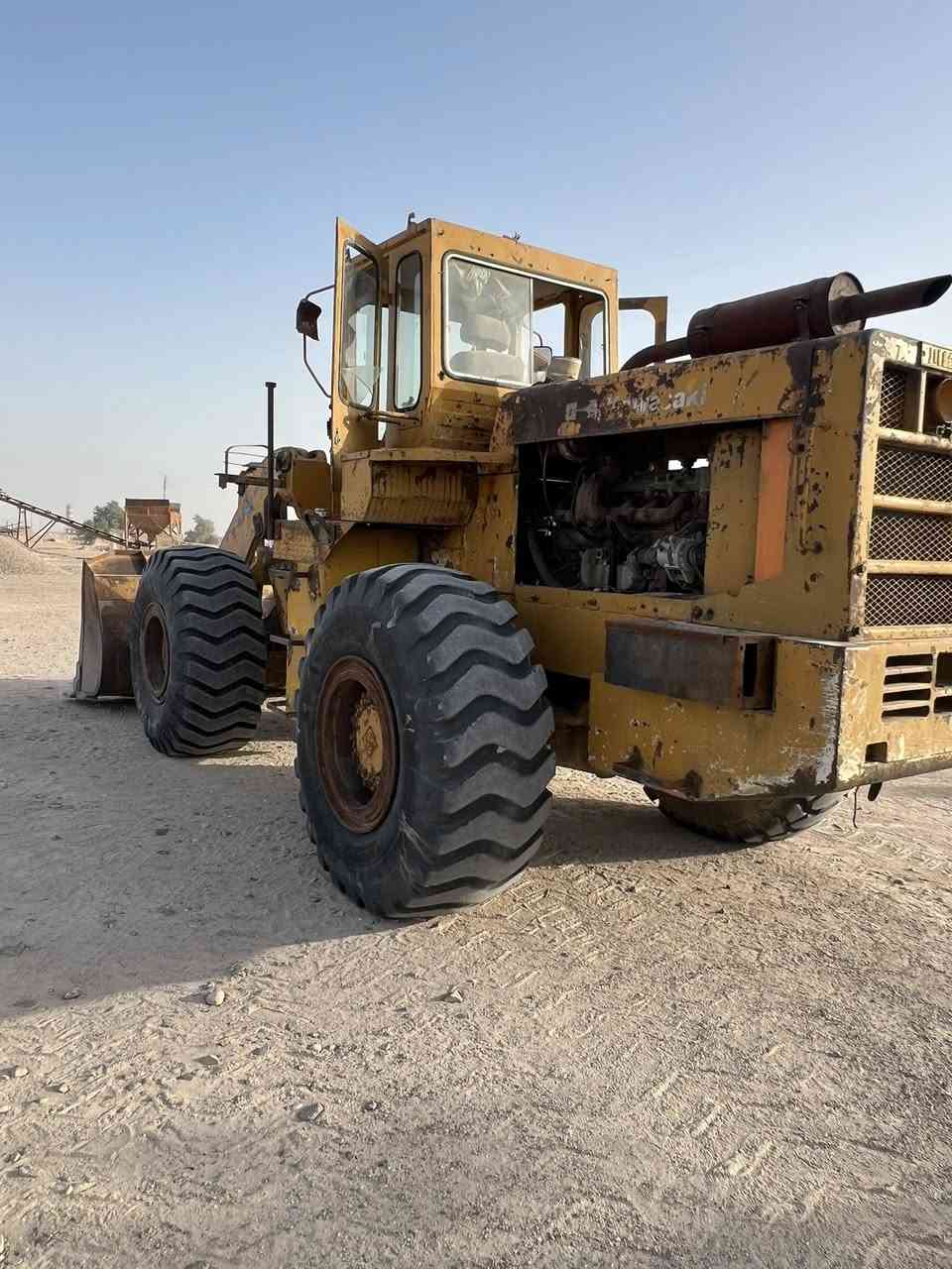 للبيع شفل حجم 85 موديل82 رقم بصره جاهزه للعمل ‭0783 277 6558‬ مكان البصره الزبير
