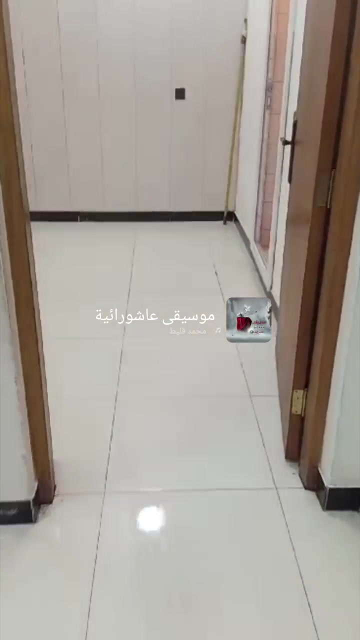 السلام عليكم 
شقه طابق ثاني غرفه وصاله وخدمات 
شارع النجوم مربع اول ايجاره ٣٠٠ الف 
متوفره الخدمات كلهه
***********  مكتب الروان
