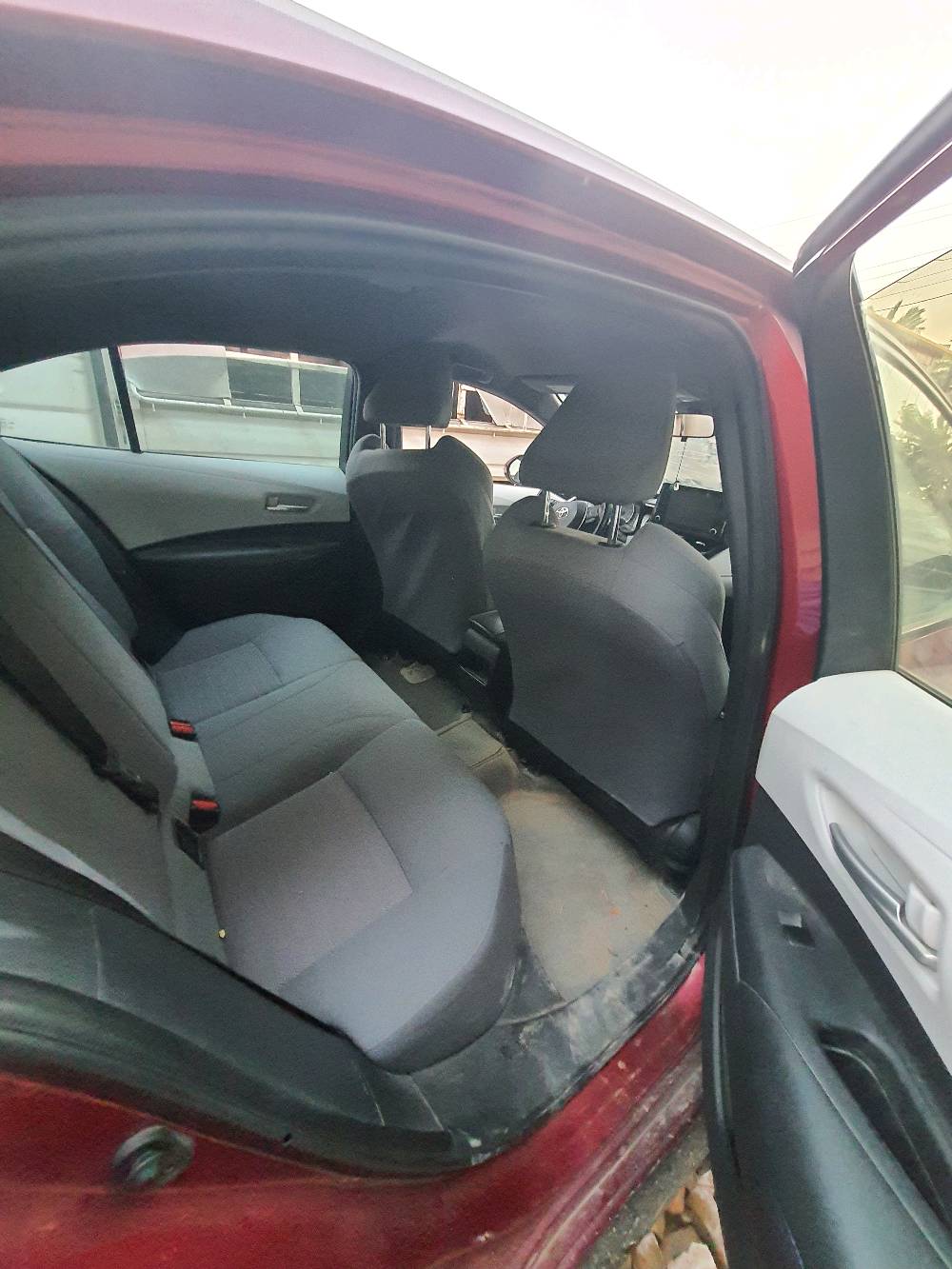 سلام عليكم كورلا موديل ٢٢ رقم بغداد معوقين راعيها موجود سياره بيهه بجم وباب سايق ضربه خفيفه محرك وكير مكفول سياره شغاله 