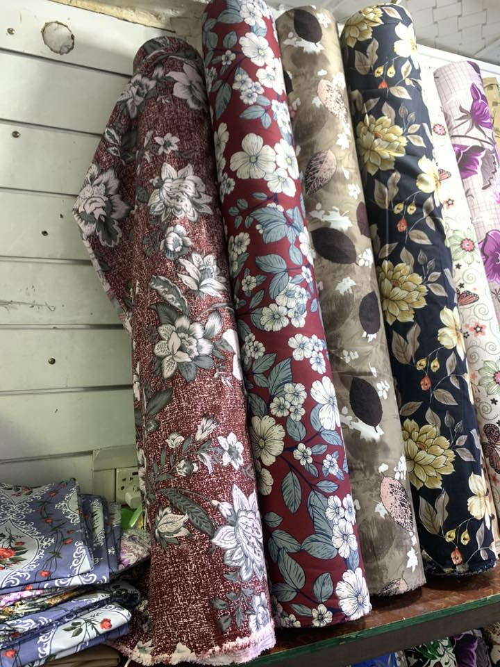 سلام عليكم قماش  أمارتي درجه أولى
يوجد لدينا اقماش أمارتي اصلي
ومتوفر عدنه فرشات نفر ونفرين كشكش وعادي 
ومتوفر  تلبيسه دواشك نفر ونفرين 
متوفر تلبيسه مخاد 
عنوان بغداد الحريه سوق الثانيه قرب ابو نور ابو البهارات 
رقم الهاتف ***********
